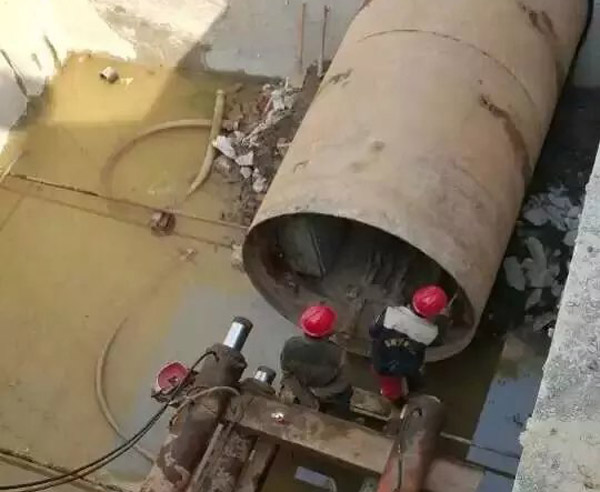 雨水管道非開挖頂管機施工價格多少錢一米？